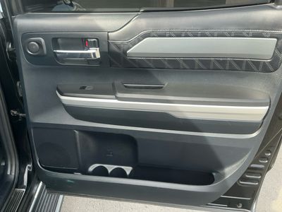 2014 Toyota Tundra 4WD Truck — photo 19 view