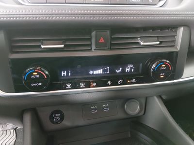 2025 Nissan Rogue — photo 17 view