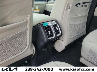 2026 Kia Sorento Hybrid — photo 14 view