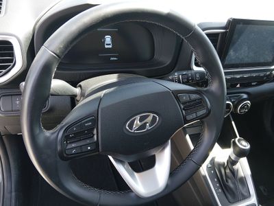 2025 Hyundai Venue — photo 12 view