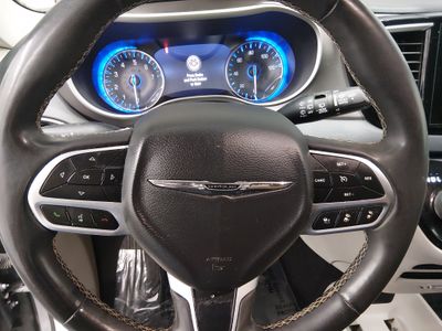 2022 Chrysler Pacifica - Photo 12