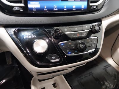 2022 Chrysler Pacifica - Photo 13