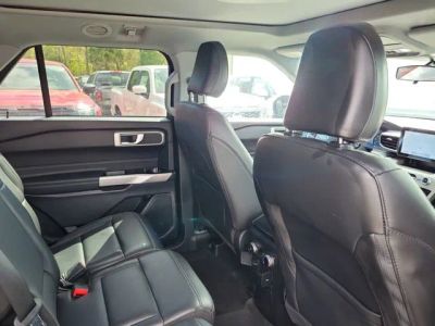 2022 Ford Explorer — photo 32 view