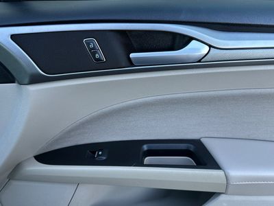 2019 Ford Fusion — photo 18 view