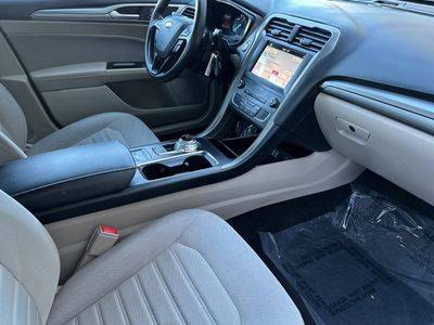 2019 Ford Fusion — photo 16 view
