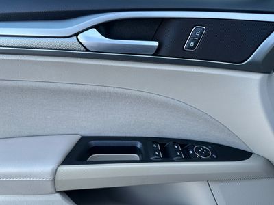 2019 Ford Fusion — photo 12 view