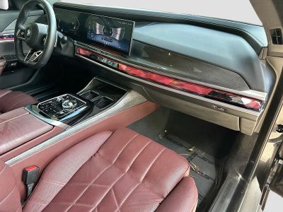 2024 BMW 7 Series — photo 31 view