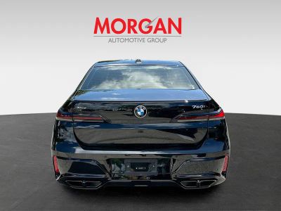 2024 BMW 7 Series — engine compartment view