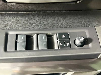 2023 Toyota Tundra — photo 14 view