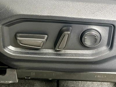 2023 Toyota Tundra — photo 13 view