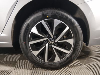 2024 Volkswagen Jetta — photo 10 view