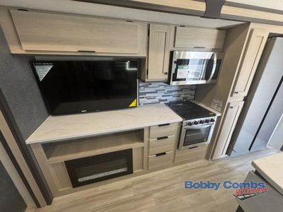 2025 Forest River RV Cardinal - Photo 10