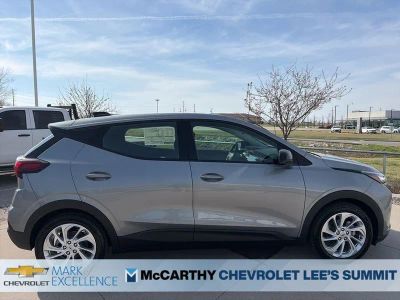 2027 Chevrolet Bolt - Photo 9