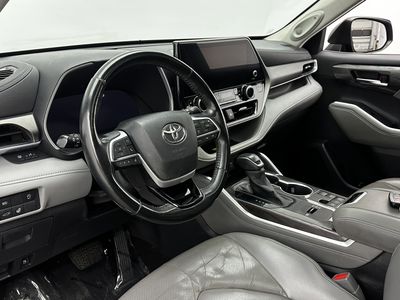2023 Toyota Highlander - Photo 8