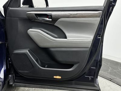 2023 Toyota Highlander - Photo 35