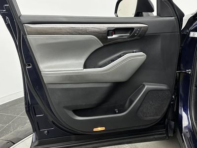 2023 Toyota Highlander - Photo 9