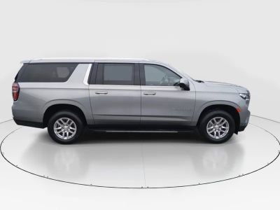 2024 Chevrolet Suburban - Photo 8