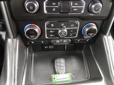 2024 Chevrolet Suburban - Photo 15