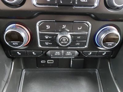 2024 Chevrolet Suburban - Photo 17