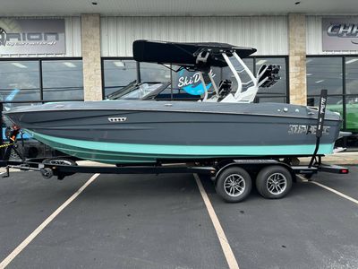 2024 Supreme S220 - Photo 2