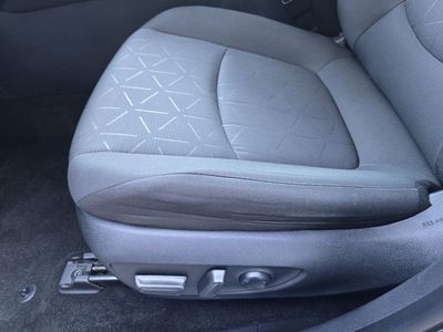 2024 Toyota RAV4 - Photo 16