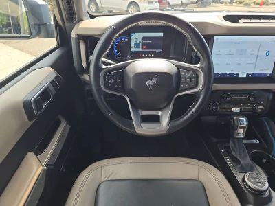 2023 Ford Bronco — photo 13 view
