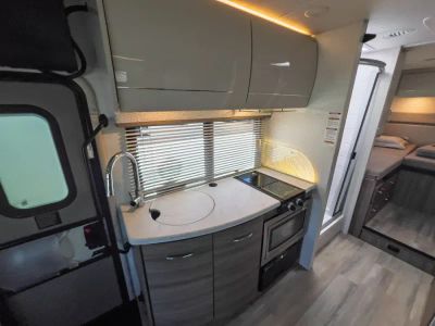 2026 Thor Motor Coach DELANO — photo 10 view