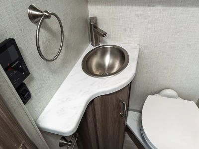 2026 Thor Motor Coach DELANO — photo 16 view