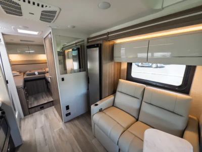 2026 Thor Motor Coach DELANO — photo 7 view