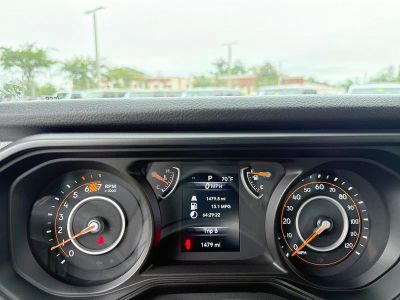 2026 Jeep Wrangler — photo 19 view