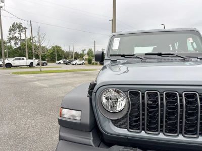 2026 Jeep Wrangler — photo 9 view