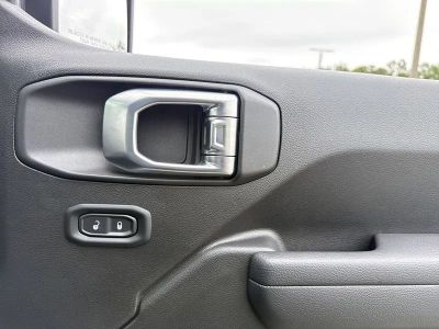 2026 Jeep Wrangler — photo 28 view