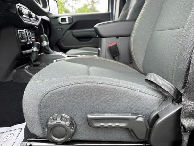 2026 Jeep Wrangler — photo 13 view