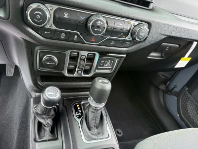 2026 Jeep Wrangler — photo 21 view