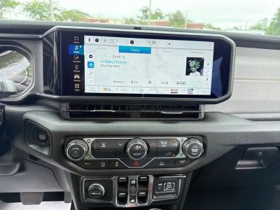 2026 Jeep Wrangler — photo 24 view