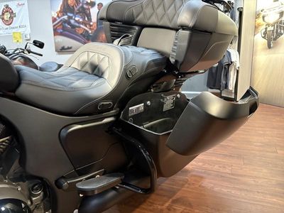 2025 Indian Motorcycle Pursuit Dark Horse w/PowerBand Audio Black Smoke - Photo 14