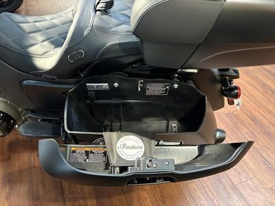 2025 Indian Motorcycle Pursuit Dark Horse w/PowerBand Audio Black Smoke - Photo 15