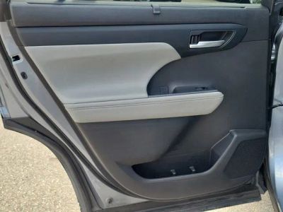 2023 Toyota Highlander — photo 22 view