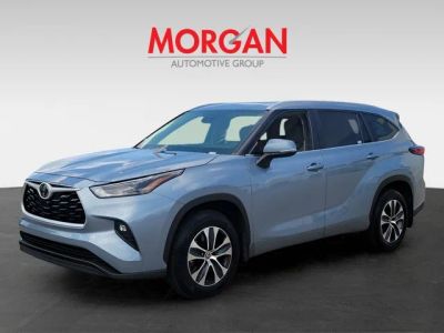 2023 Toyota Highlander — photo 8 view