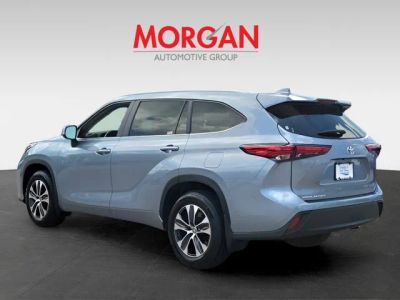 2023 Toyota Highlander — engine compartment view