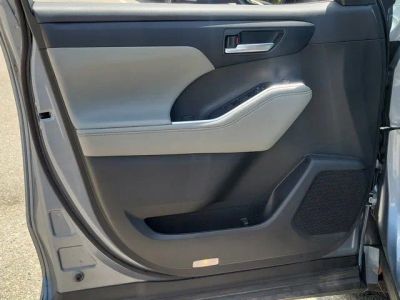 2023 Toyota Highlander — photo 30 view