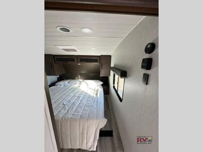 2026 Keystone RV Cougar Half-Ton — photo 38 view