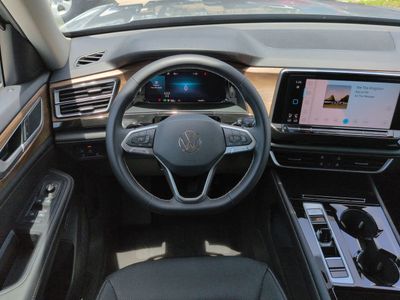 2026 Volkswagen Atlas — photo 16 view