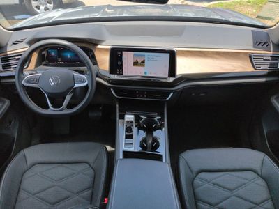 2026 Volkswagen Atlas — photo 15 view