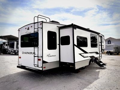 2024 Coachmen Chaparral Lite - Photo 2