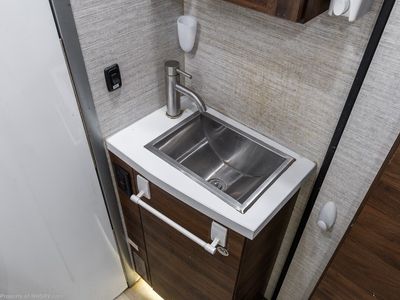2020 Winnebago View null - Photo 19