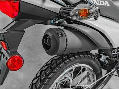 2026 Honda XR150L - Photo 10
