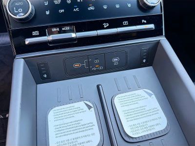 2026 Hyundai SANTA FE HYBRID — photo 30 view