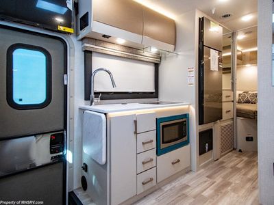 2026 Thor Motor Coach Axis - Photo 10