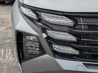 2026 Hyundai TUCSON HYBRID — photo 10 view